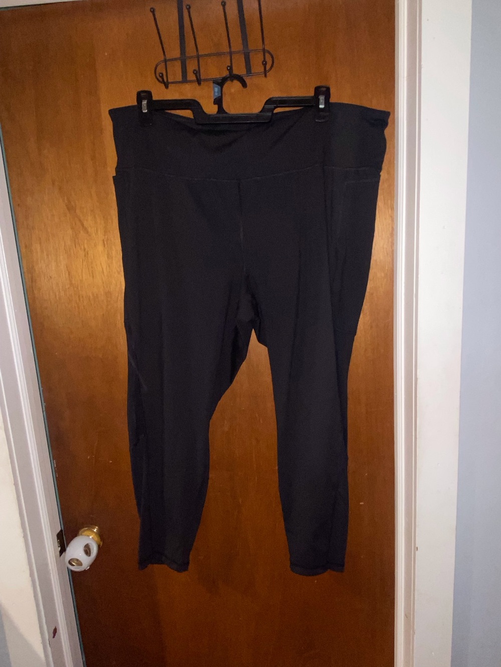 Livi Black Soft 7/8 Leggings Size 26/28